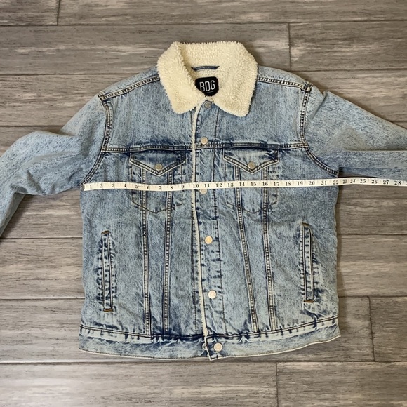 Urban Outfitters BDG Sherpa Denim Jacket Sz Medium - Picture 5 of 16
